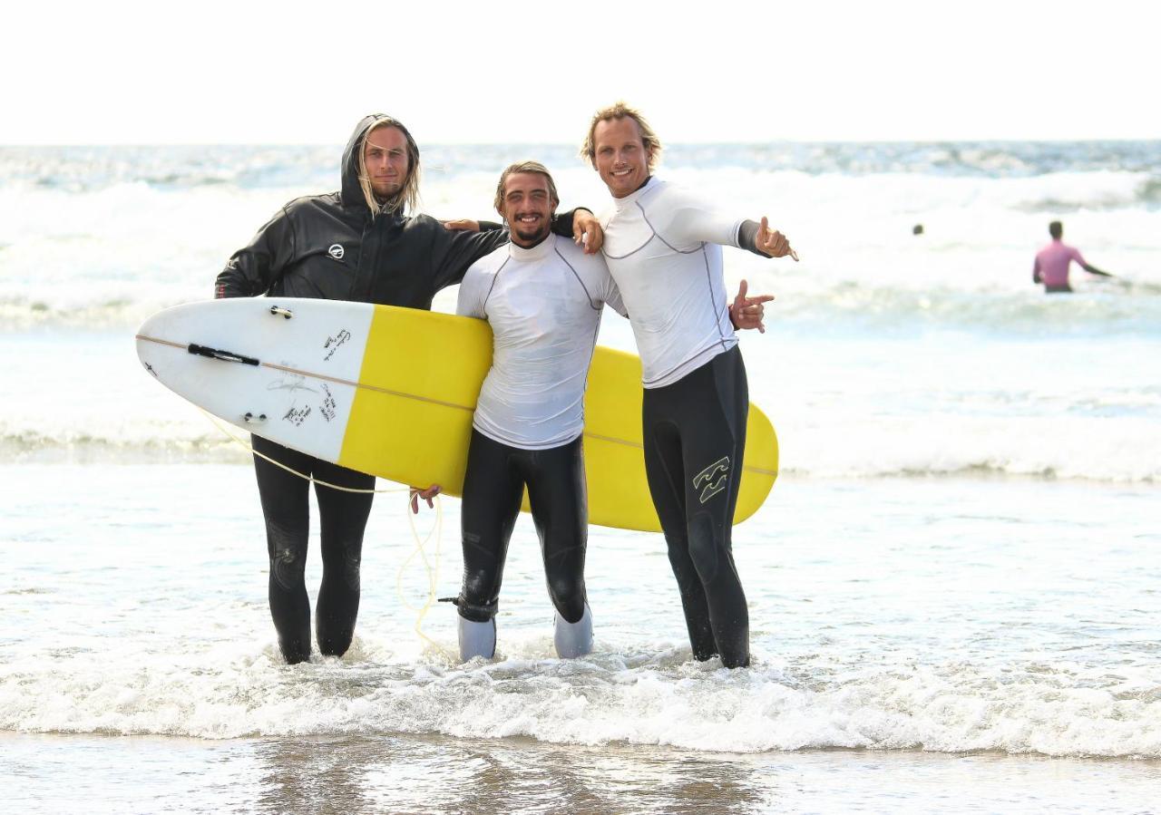 Готель Surfivor Surf Camp Ешморіш Екстер'єр фото