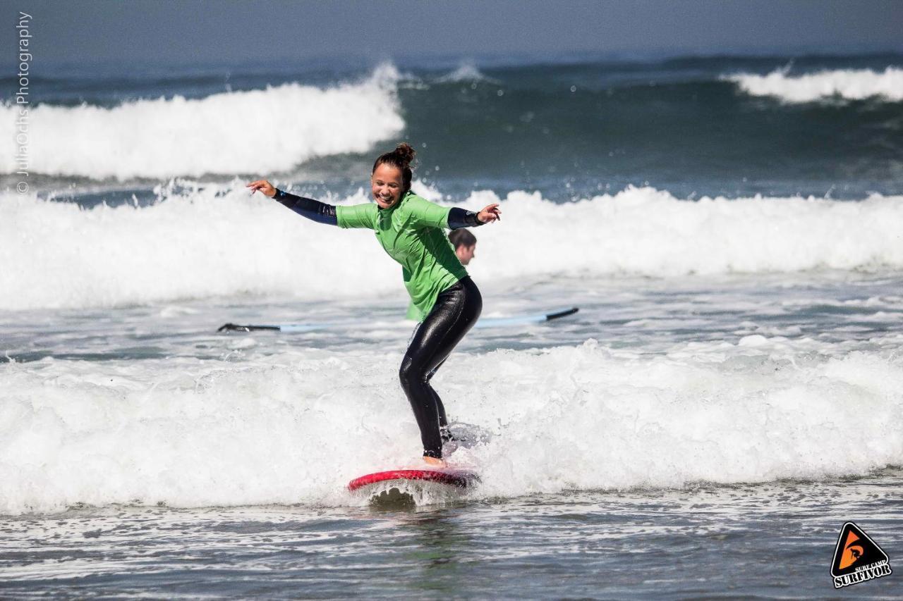 Готель Surfivor Surf Camp Ешморіш Екстер'єр фото